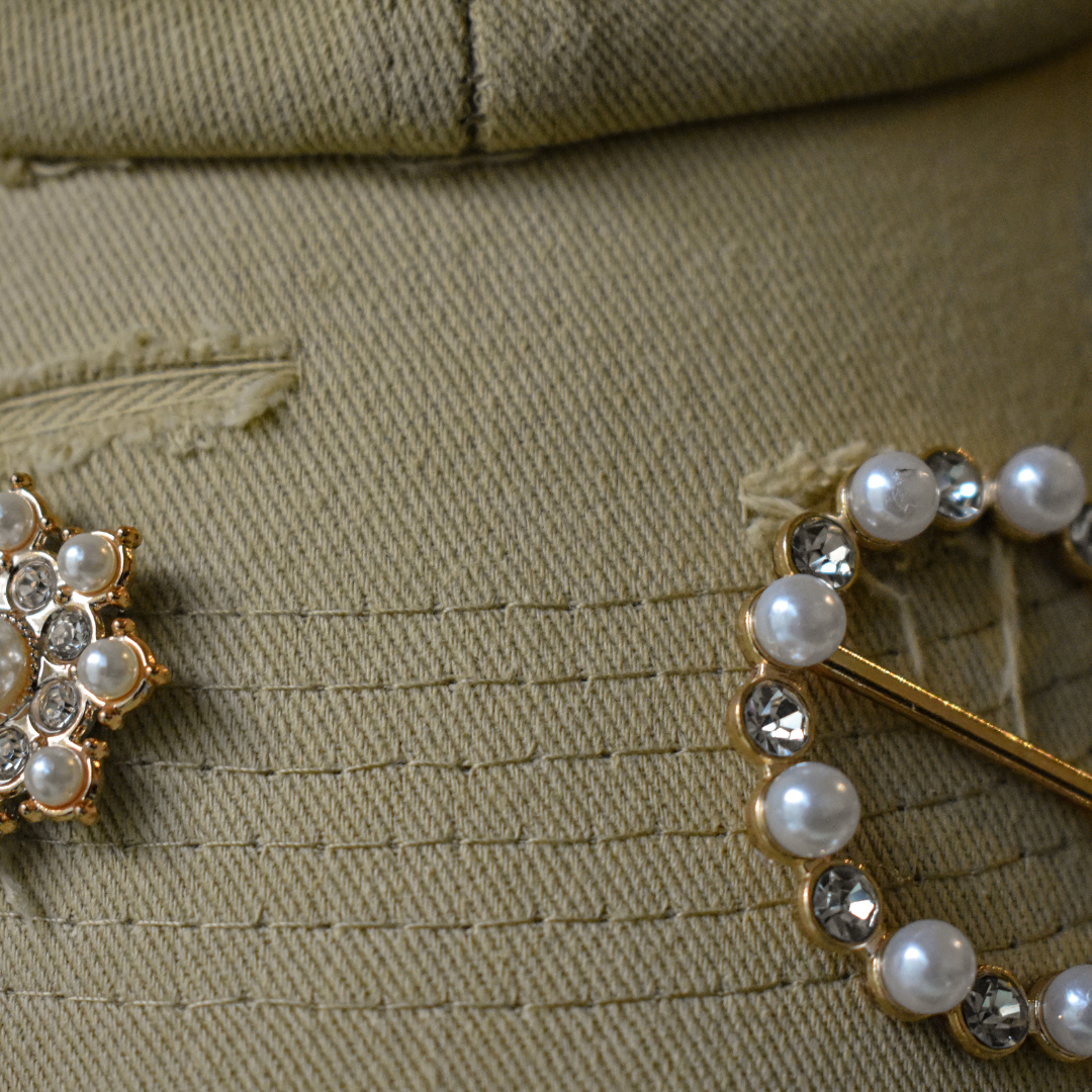 Mustard Pearl Brooch Cap